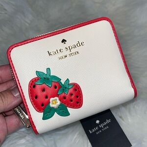 kate spade NWT $179 MSRP Strawberry Dreams Small Zip Around Wallet